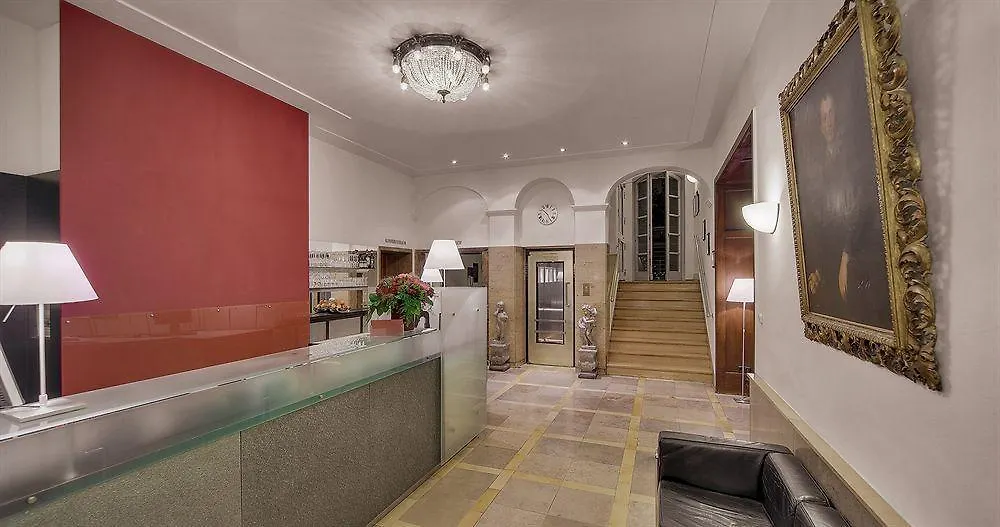 Alpen Hotel München